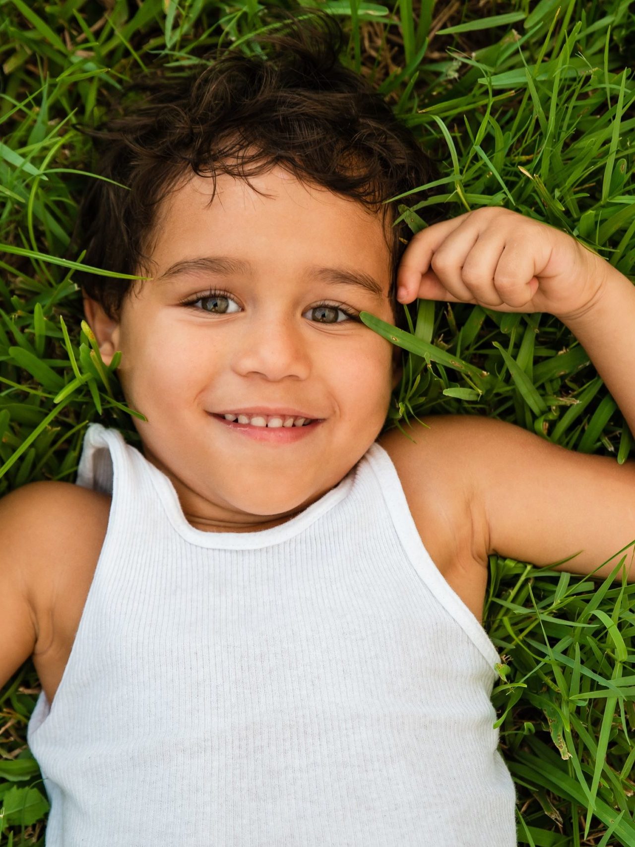 boy_in_backyard_playing