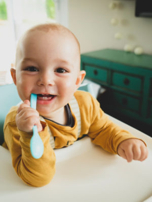 Starting solid foods with babies: An ultimate guide