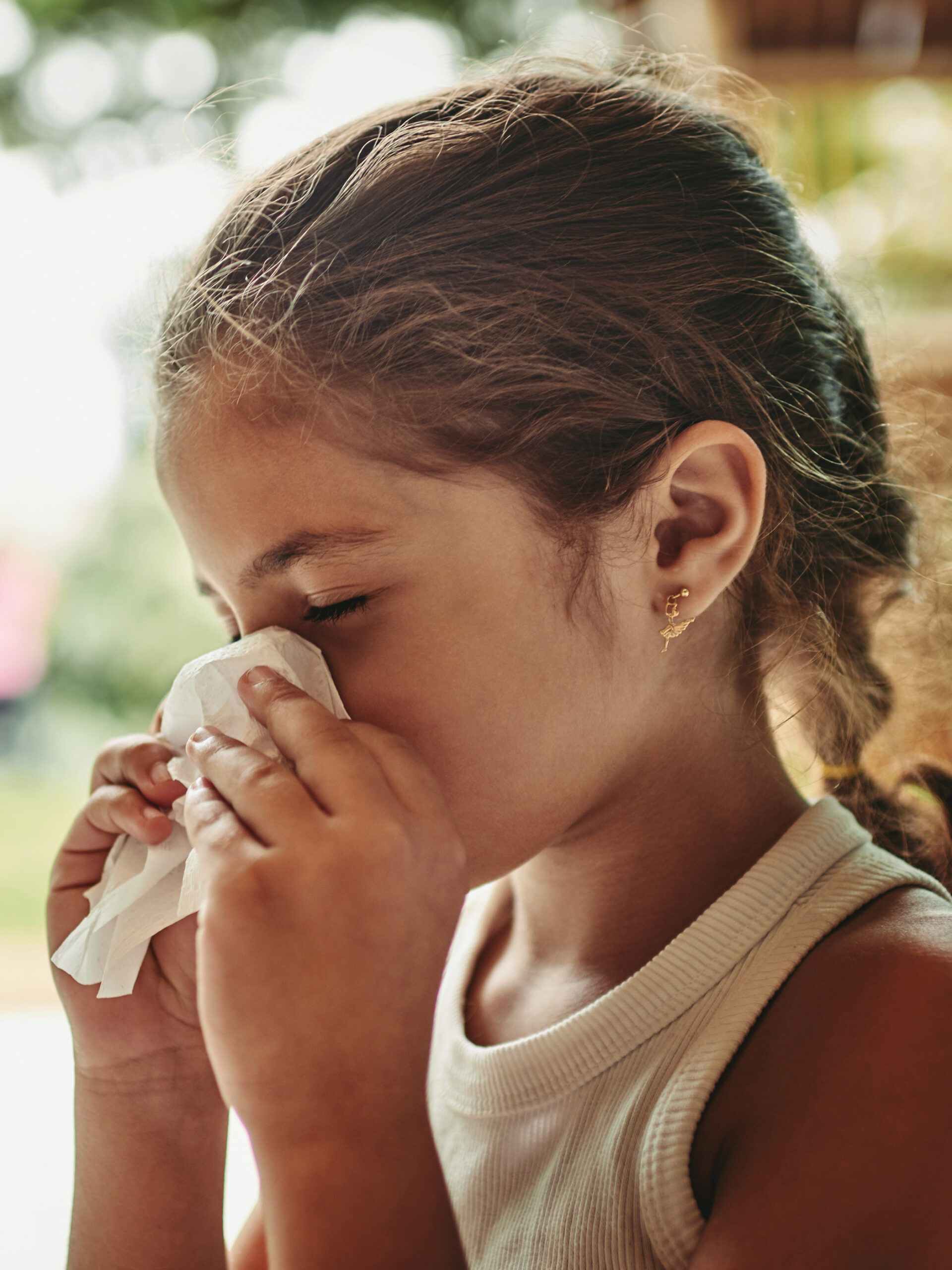 An ultimate guide to avoiding indoor triggers for kids with asthma and allergies