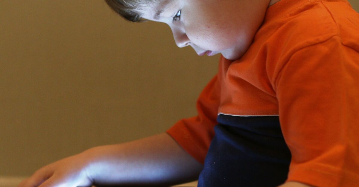 The Effects of Screen Time on Kids: The Latest Research Parents Should Know – CHOC