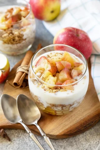 Apple Cinnamon Yogurt Crunch