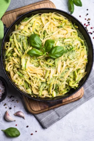 No-Tomato Pasta with Olive Oil & Zucchini